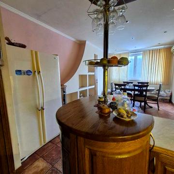 Продам 3 к.кв 97м.кв +кладовка,метро Хол гора.вул.Дудінська 9