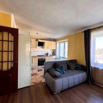 Продаж кв (три спальні + кухня-вітальня) Ближній центр вул Сахарова