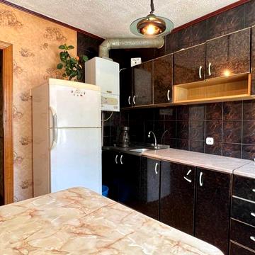 Здам 3-кімнатну квартиру в центрі на тривалий термін