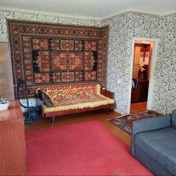 Продам 1к кв  на Редина р-н Школа на пр Аэрокосмичкский