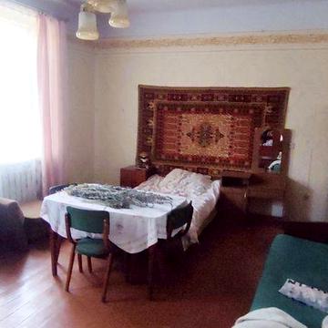 Продається 2х кім. в особняку з окремим подвірям 60000$