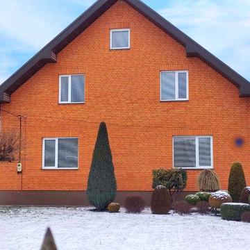 Продаж доброго будинку з великою ділянкою