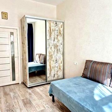 Приморский р-н , 2 комнатная, сталинка,  ж/б перекрытия