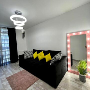 Вячеслава Чорновола просп. (), 16д