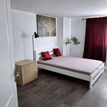 Я хозяйка сдам 2х комн большую квартиру