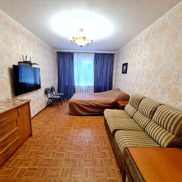 Долгосрочно 3х квартира на Бреуса Ефимова заряд под электромобиль