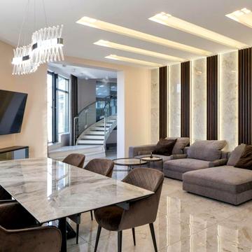 Болсуновська вул. (Сергія Струтинського), 2