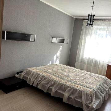 Пчілки 2-б ,Драгоманова,  Пчелки, Позняки есть вода,   и тепло всегда