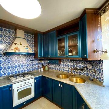 ТРИКІМНАТНА біля парку Перемоги та моря в провулку Світлий