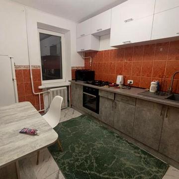 Однокімнатна квартира. Світло не вимикають