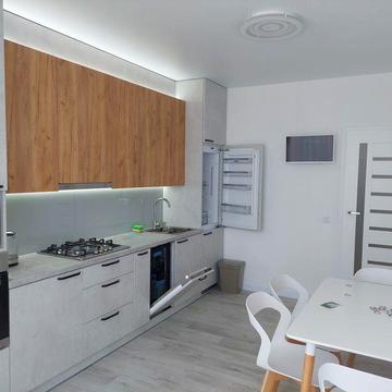 Здам стильну 2 кімнатну квартиру в центрі