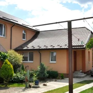 Просторий будинок на 10 сотках з двома окремими входами