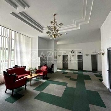 3-к квартира. 2-поверх (Печерськ - 1 хв від метро, Лесі Українки, 21)