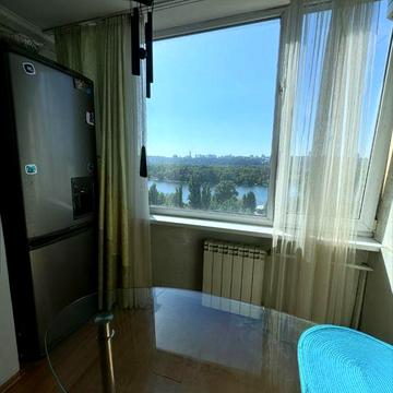 Видова квартира на Русанівці, Русановка, Русанівська набережна 6