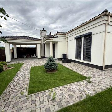 Продам будинок 162м2 з басейном та банею Новоолександрівка