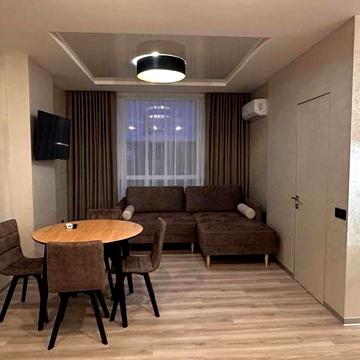 Оренда просторої 2 км квартири з функцією 3 км в самому центрі міста