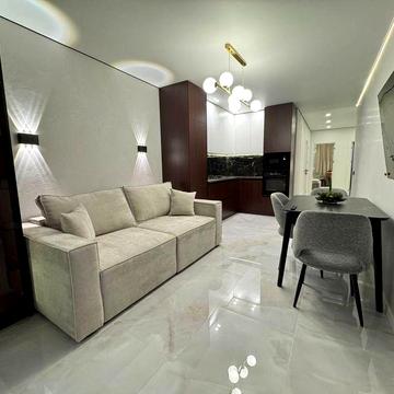 Продаж 2 км дизайнерської квартири поруч з центром