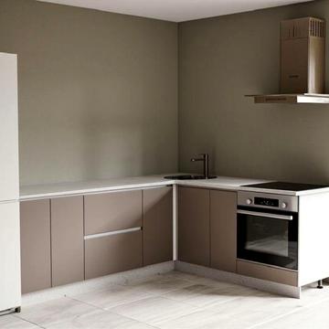 У зв‘язку з терміновим продажем знизив ціну