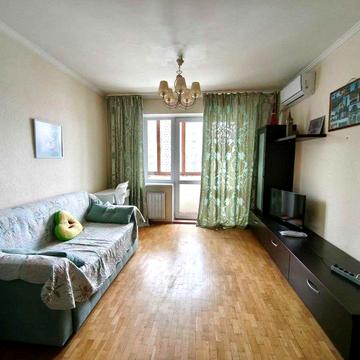 Вперше. Без комісії. 2-кімнатна, вул. Якуба Колоса 23, 5 поверх.