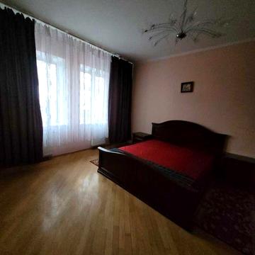 Сдам 2к Голосіївський р-н вул Жилянська буд 30-А