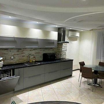 ВЕЛИКА 3-к ІДЕАЛЬНО для Сімї або для Пари по вул Вишняківська 13 !!!