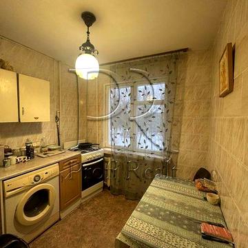 Продаж 3 кімн. квартири за адресою Туполева 15 б