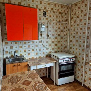 Продам 4-кімнатну квартиру на низькому поверсі