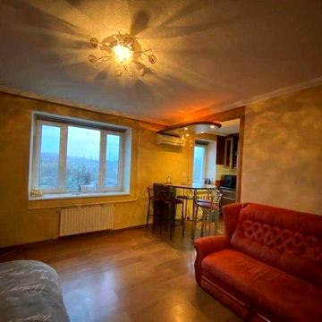 Продається 2 кімнатна квартира в центрі від агенства