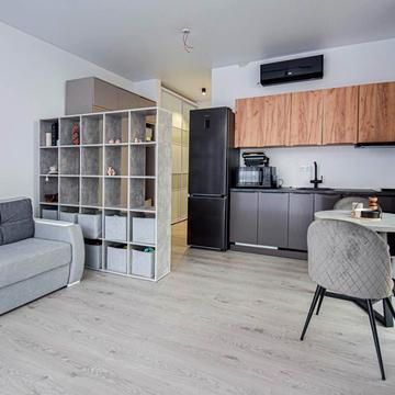 Львівська вул., 6