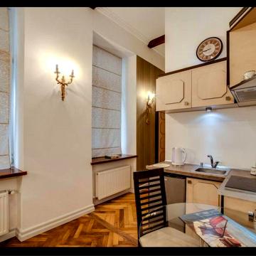 Оренда 1 кімнатна квартира вул. Чупринки , центр, євроремонт.