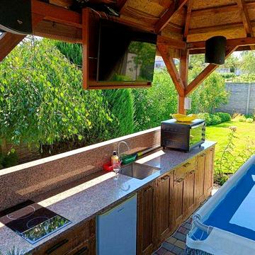 Продам дом в Обуховке с бассейном, рядом лес, умный дом