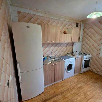 Оренда 3-к квартири. Оболонський р-н. Автозаводська, 7. Газ. 2 поверх