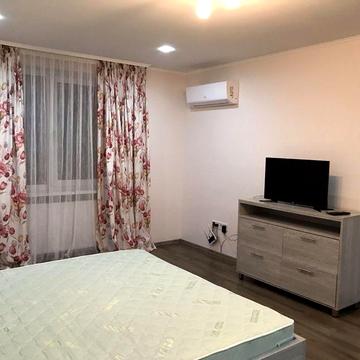 Оренда однокімнатної квартири з кухнею-студією на Герца!