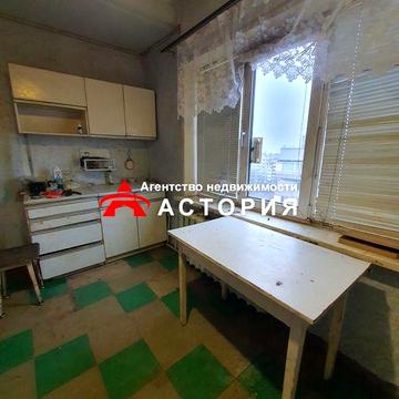 Простора 1-кімнатна по вул. Вороніна - під ремонт!