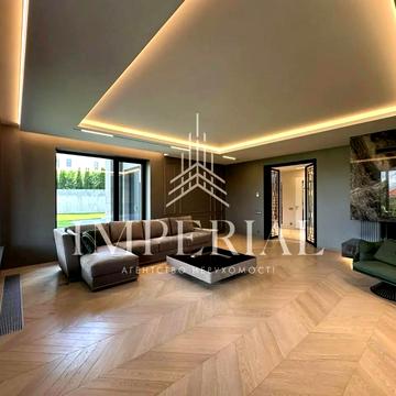 Струмковий провулок, 18