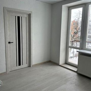 Продаж 2 км квартири на Замості