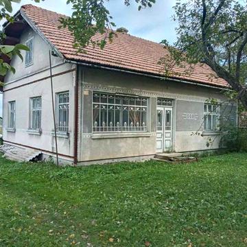 Продаж будинку на Комийщині