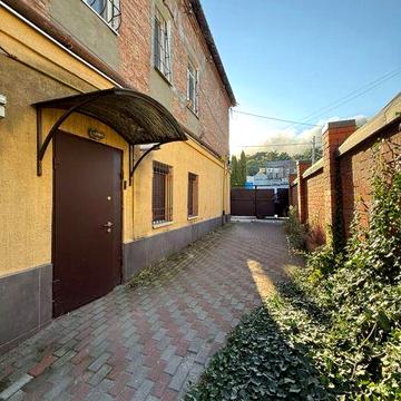 Продаж квартири центр, окремий вхід