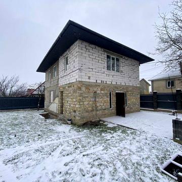 У продажу ділянка з незакінченою будовою в Сухому лимані