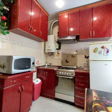 Затишна 2 кімнатна квартира в центрі