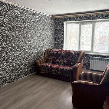 Продам 2х-ну кв. З індивідуальним газовим  опаленням