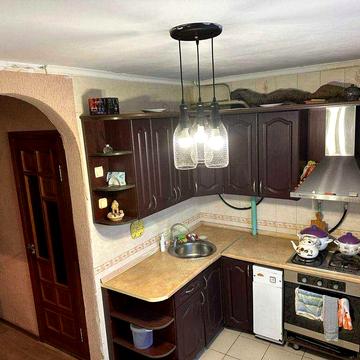 Продам свою 3-кімнатну квартиру.