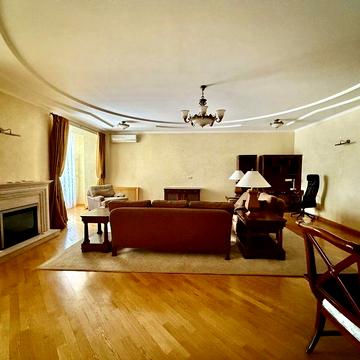 Паторжинського 14. Квартира  170 м2 з видом на Майдан Незалежності