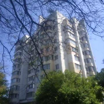 Продам 2-ком. квартиру на Левитана / Небесной Сотни