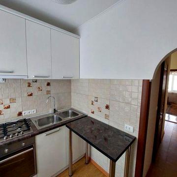 В центрі міста, продаж, 3 кім., 74 м2. 4 пов.