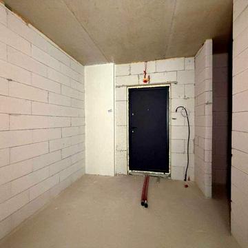 Продаж квартири за доступною ціною, поруч центр, розтермінування