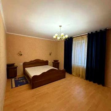 Продам 3к квартиру на Подолі, цегла, котел, кімнати роздільні ЖК Баронівський