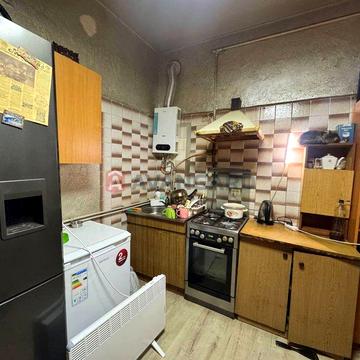 Продається 3 кім.кв в ближньому центрі