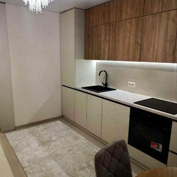 продам комфортну 1 кімнатну квартиру  з меблями