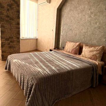 Можно на месяц- два_Сдается квартира - студия_Аркадия